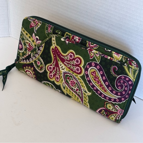 EUC Vera Bradley Green Pink Purple Paisley Print Women's Clutch Wallet - Picture 6 of 9